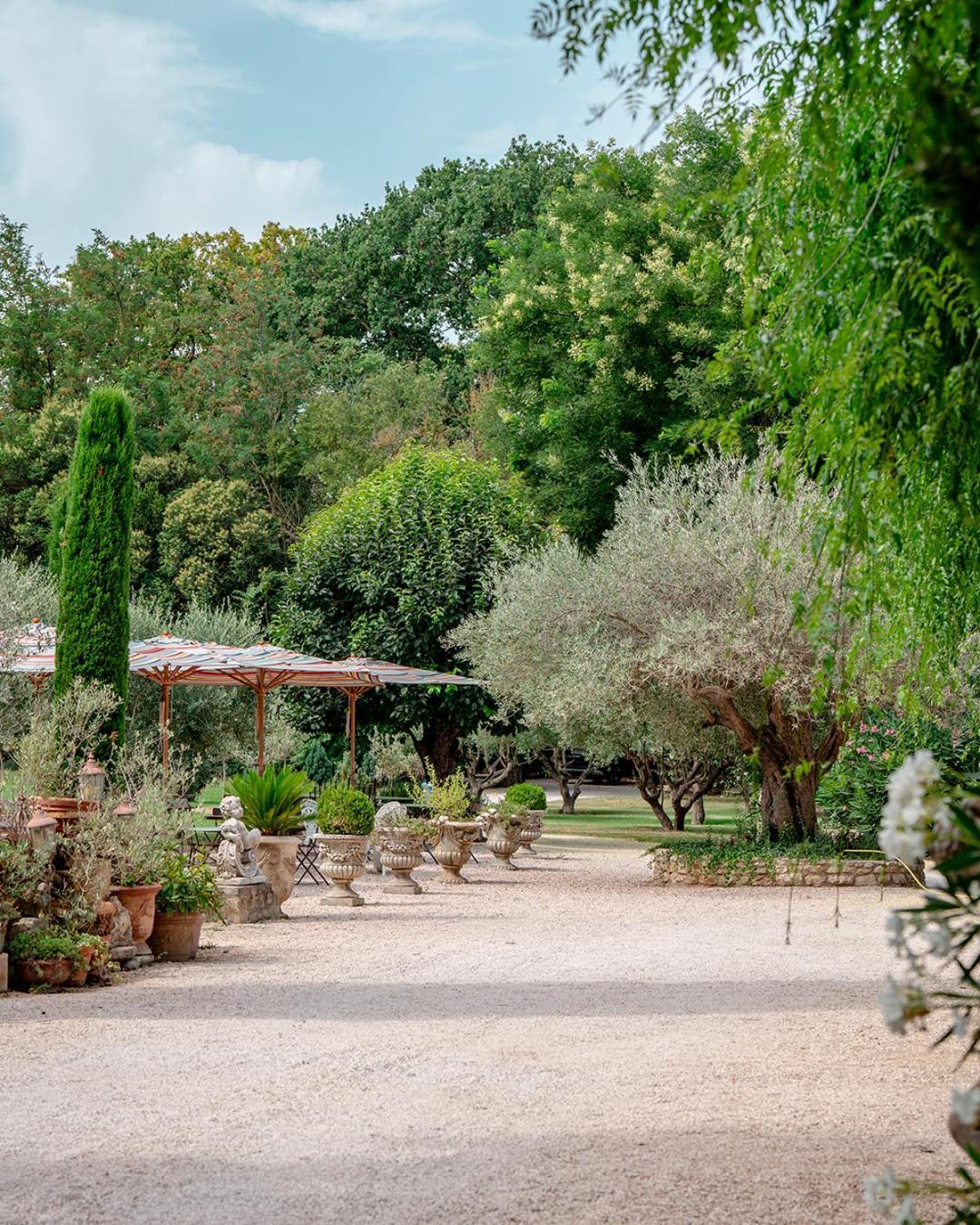 Mas Des Comtes De Provence Hotel Tarascon Exterior foto