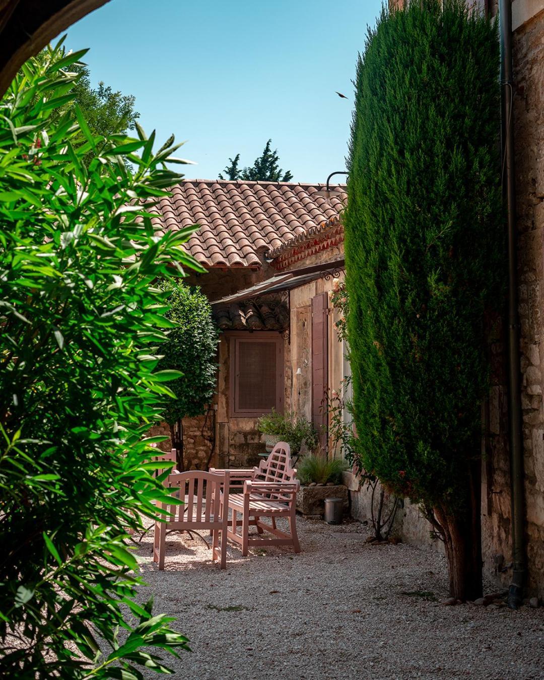 Mas Des Comtes De Provence Hotel Tarascon Exterior foto