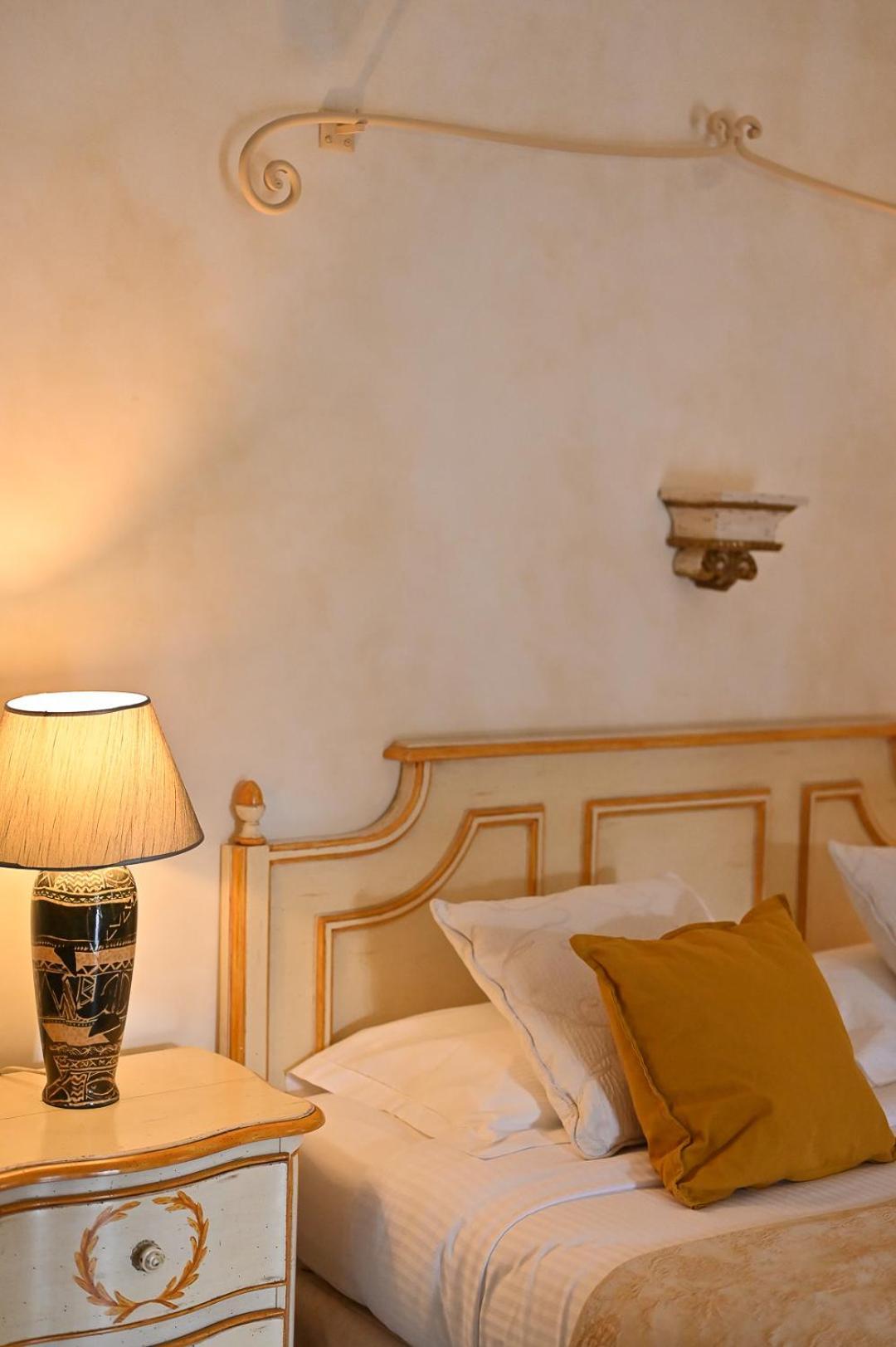Mas Des Comtes De Provence Hotel Tarascon Exterior foto